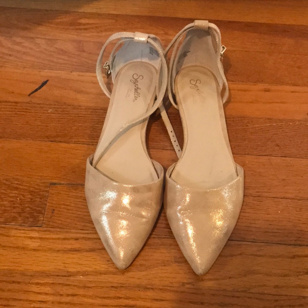 Gold pointed toe Flats